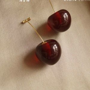 Cherry earrings 🍒